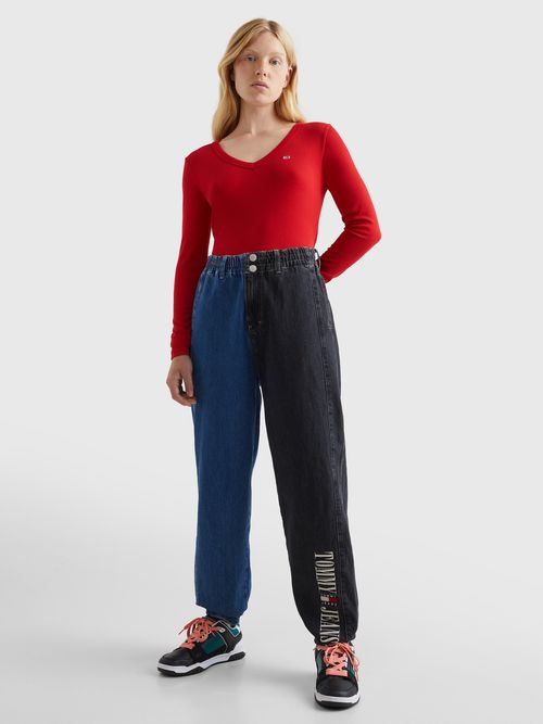 Camiseta-de-manga-larga-y-cuello-v