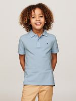 Polo-con-logo-y-corte-regular-essential