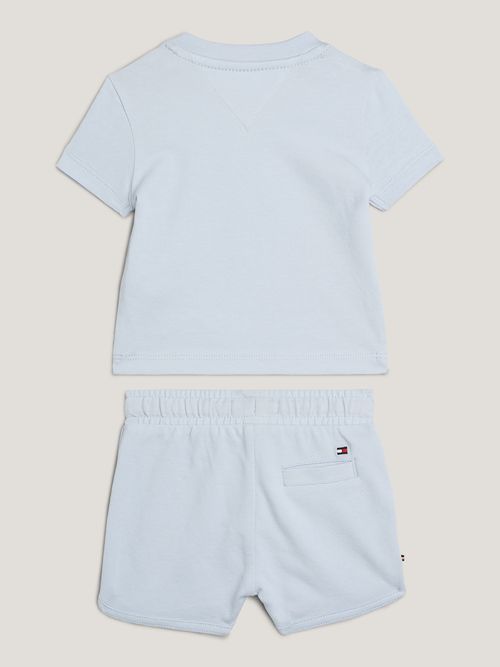 Conjunto-de-Camiseta-y-pantalon-corto-con-logo