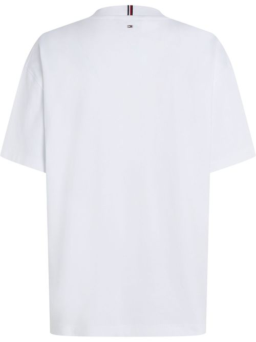 Camiseta-con-monograma-TH-metalico