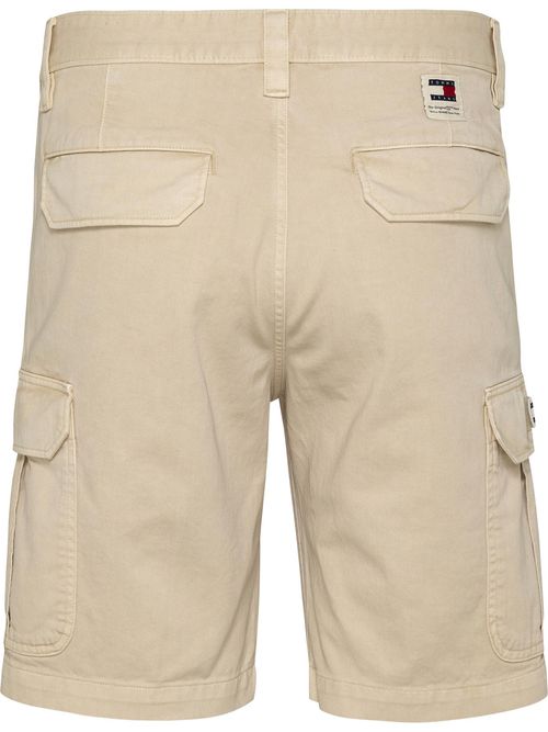 Pantalon-corto-con-bolsillos-cargo