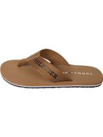 Chancletas-de-tiras-trenzadas-con-logo