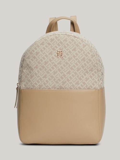 Mochila-con-monogramas-TH-en-jacquard