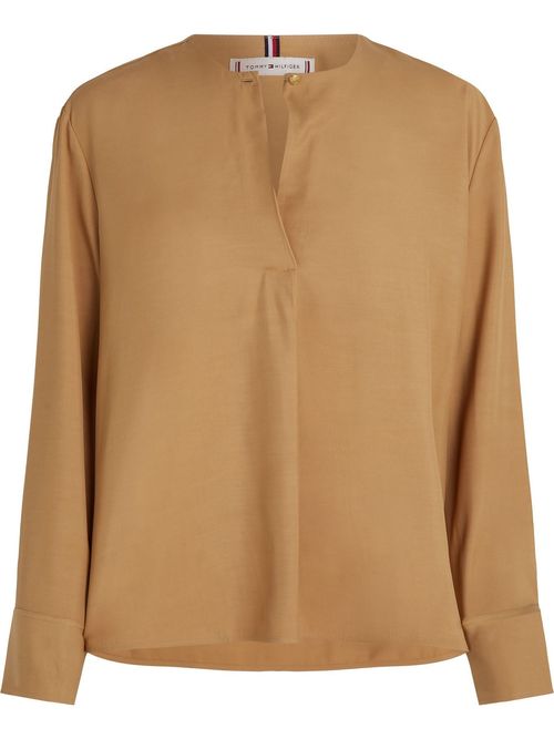 Blusa-amplia-con-boton-en-relieve