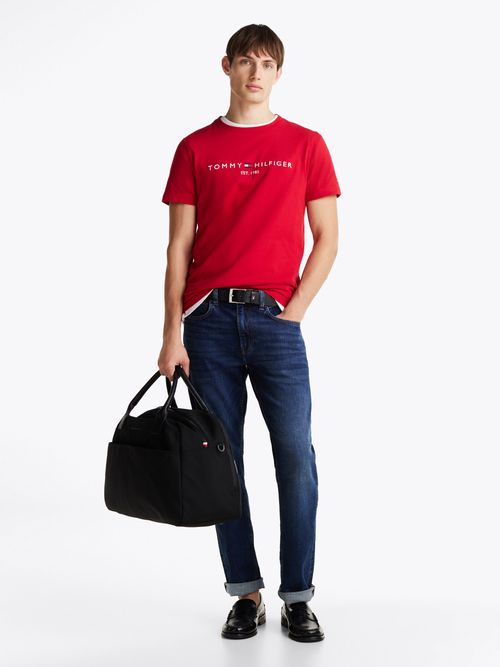 Camiseta-con-logo-bordado