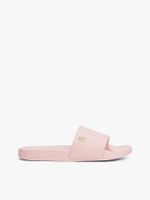 Chancletas-con-monogramas-TH-en-relieve