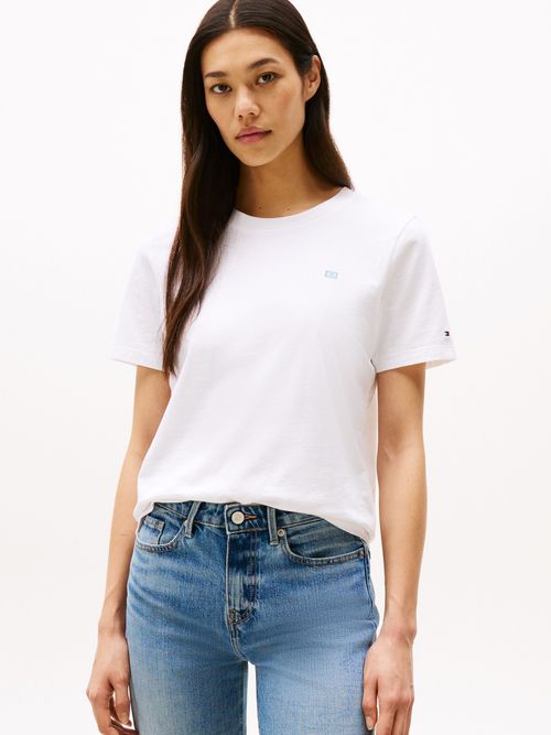 Camiseta-con-logo-a-contraste