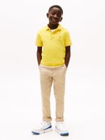 Polo-con-logo-y-corte-regular-essential