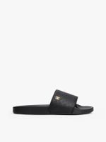Chancletas-con-monogramas-TH-en-relieve