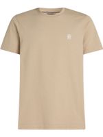 Camiseta-con-monograma-TH-a-contraste