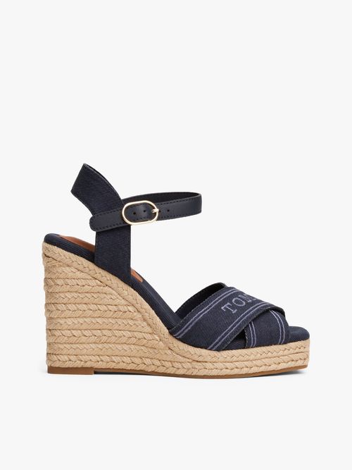 Sandalias-de-cuña-estilo-alpargata