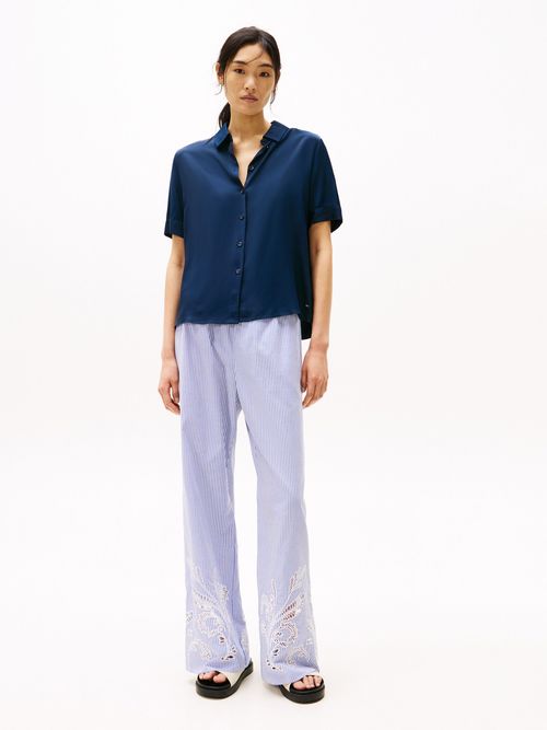 Camisa-de-manga-corta-y-corte-amplio
