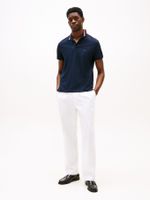 Polo-de-corte-regular-con-cuello-distintivo