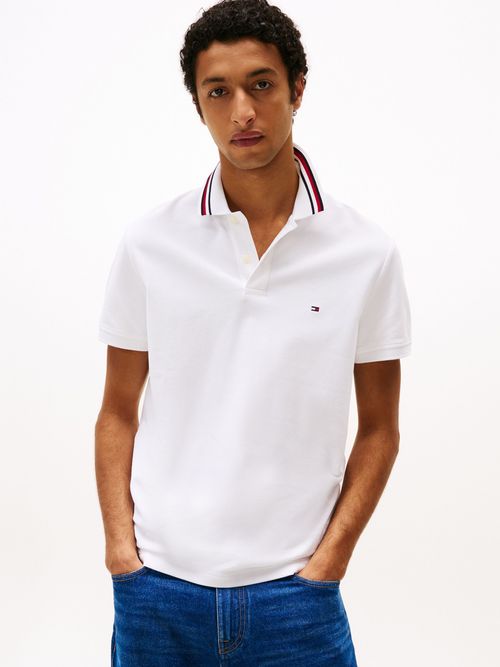 Polo-de-corte-regular-con-cuello-distintivo
