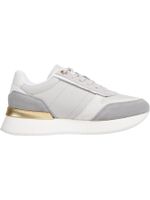 Zapatillas-con-paneles-metalizados