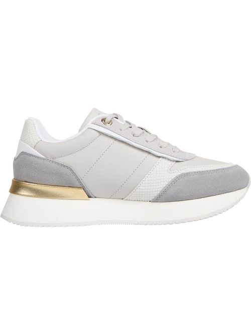 Zapatillas-con-paneles-metalizados
