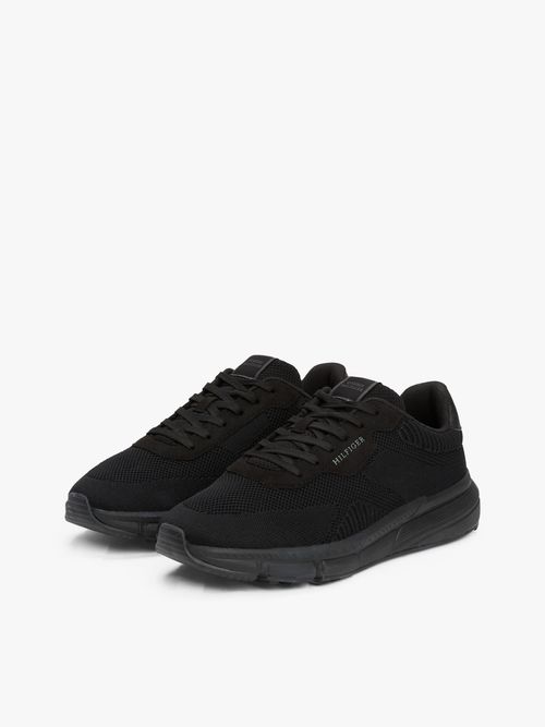 Zapatillas-de-punto-ligeras-con-logo
