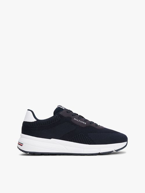 Zapatillas-de-punto-ligeras-con-logo
