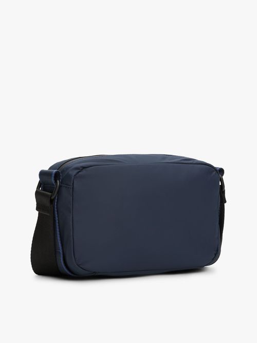 Bolso-reporter-con-logo-texturizado