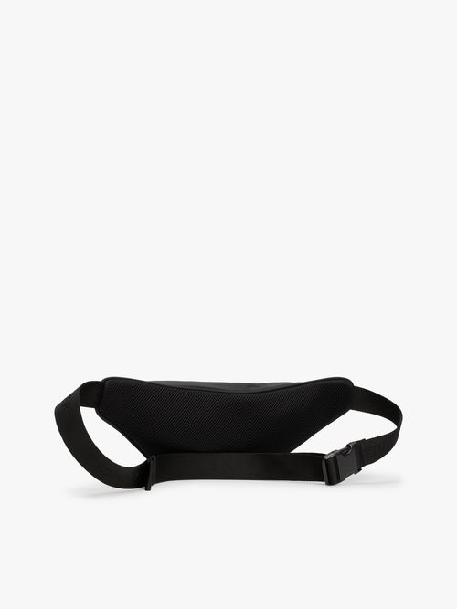 Cangurera-con-logo-metalico