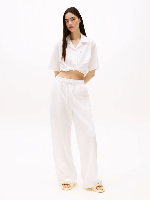 Camisa-cropped-de-manga-corta-y-corte-amplio