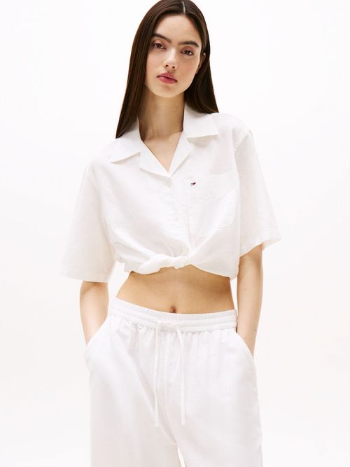 Camisa-cropped-de-manga-corta-y-corte-amplio