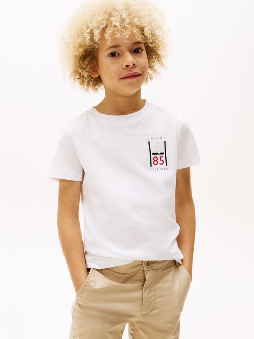 Camiseta-con-logo-grafico