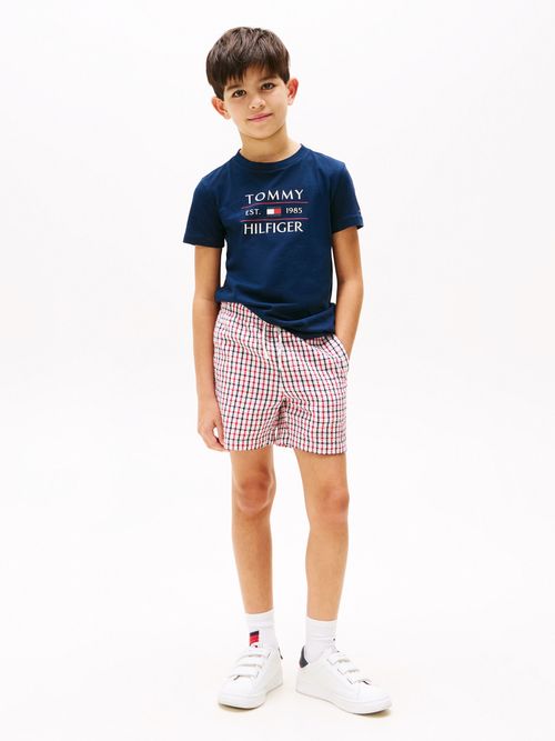 Camiseta-de-cuello-redondo-con-logo
