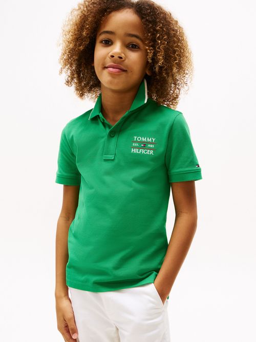 Polo-con-logo-bordado