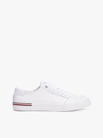 Zapatillas-con-logo-en-bajo-relieve