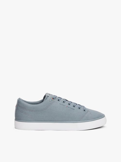 Zapatillas-con-parche-del-logo