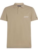 Polo-de-corte-regular-con-logo-bordado