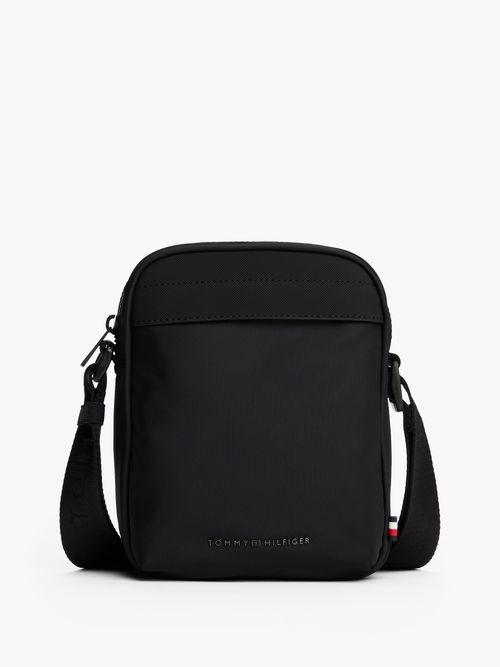 Bolso-reporter-con-logo-metalico