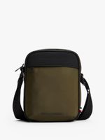 Bolso-reporter-con-logo-metalico