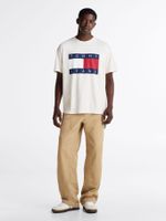 Camiseta-amplia-con-parche-del-logo
