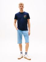 Camiseta-con-logo-grafico-en-la-espalda