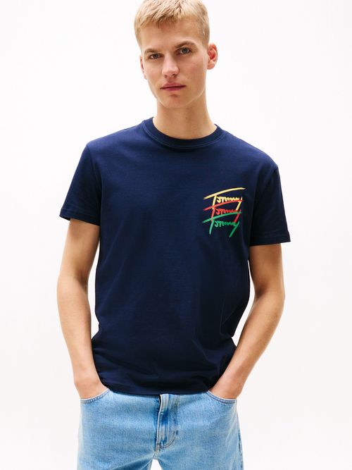 Camiseta-con-logo-grafico-en-la-espalda