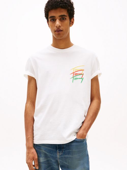 Camiseta-con-logo-grafico-en-la-espalda