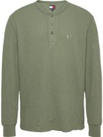 Camiseta-de-cuello-henley-de-corte-regular