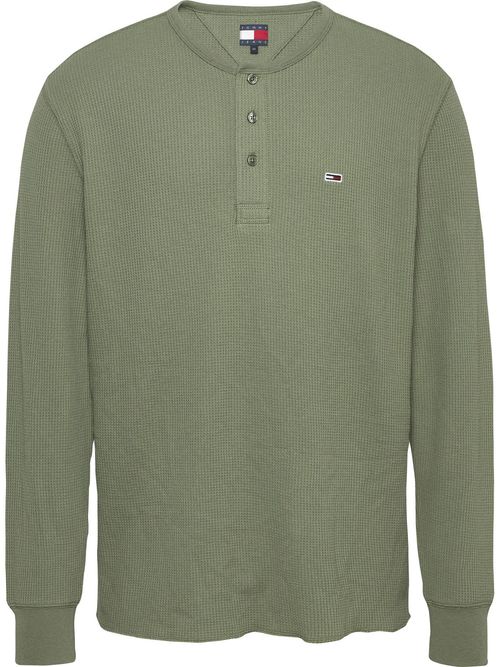Camiseta-de-cuello-henley-de-corte-regular
