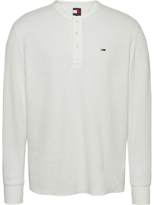 Camiseta-de-cuello-henley-de-corte-regular