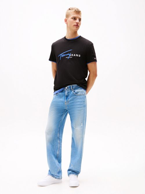Camiseta-Signature-con-logo-estilo-grafiti