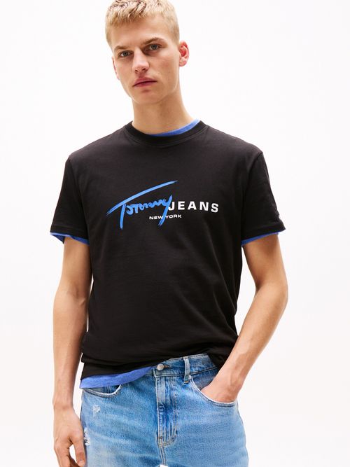 Camiseta-Signature-con-logo-estilo-grafiti