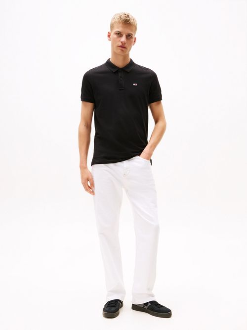 Polo-de-corte-slim-con-parche-con-logo