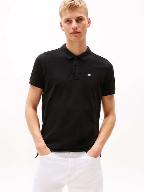 Polo-de-corte-slim-con-parche-con-logo