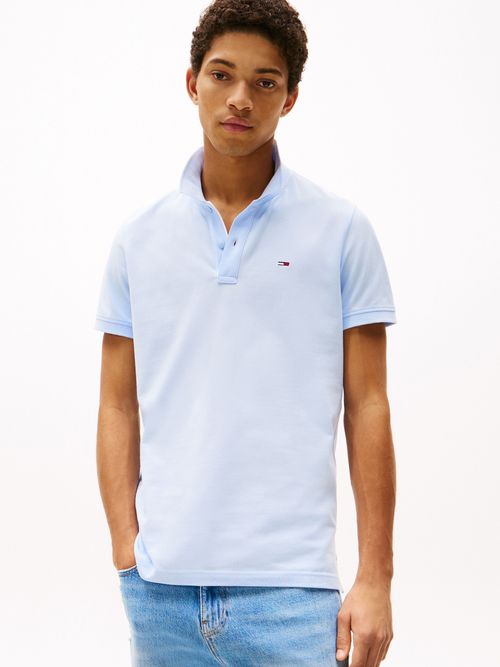 Polo-de-corte-slim-con-parche-con-logo