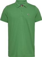 Polo-de-corte-slim-con-parche-con-logo