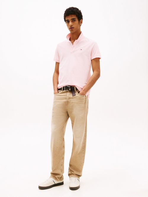 Polo-de-corte-slim-con-parche-con-logo