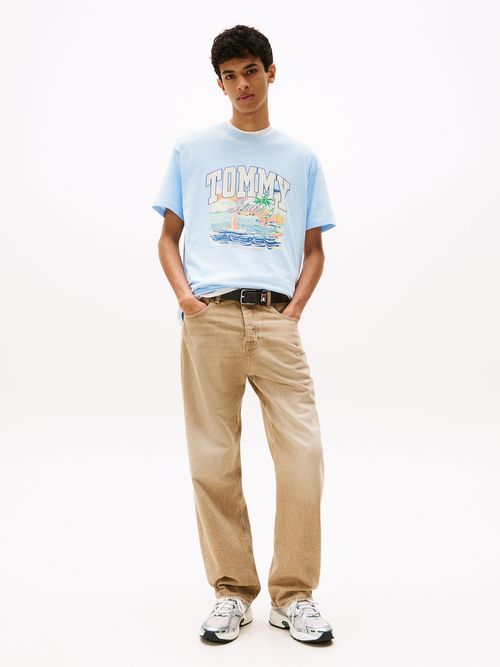 Camiseta-amplia-con-estampado-grafico