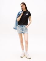Camiseta-de-cuello-redondo-con-logo